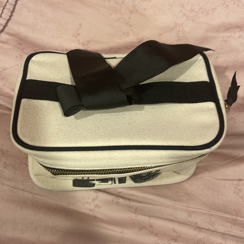 Makeup bag - Picture 3 of 8